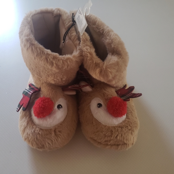 Just In: New Fluffy Reindeer Holiday Slippers - Picture 5 of 9